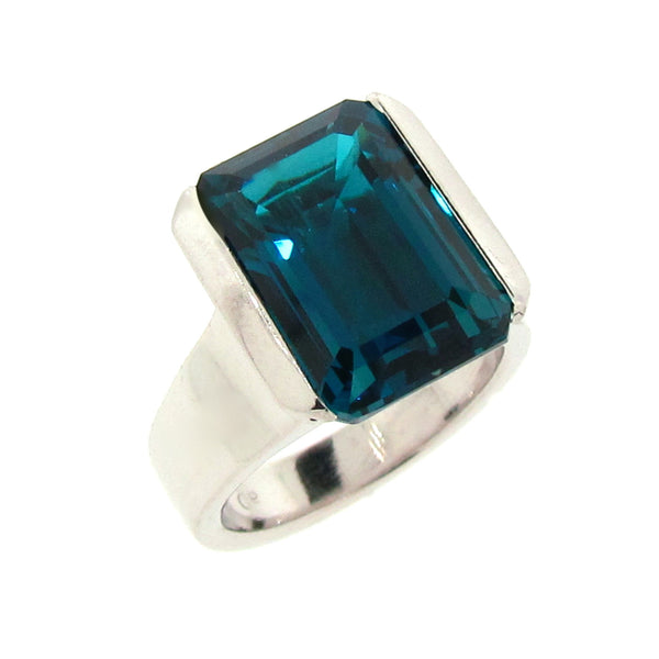 White gold London Blue Topaz 70's Cocktail Ring