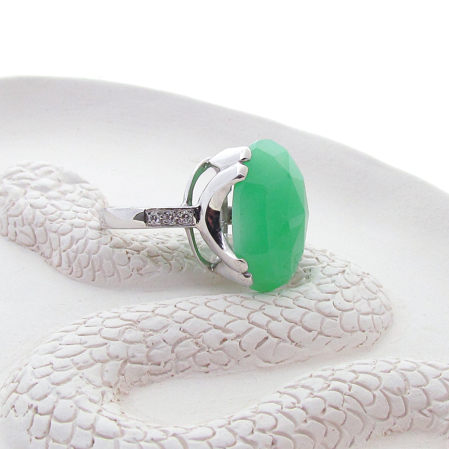9ct White Gold Diamond Chrysoprase Crown Ring