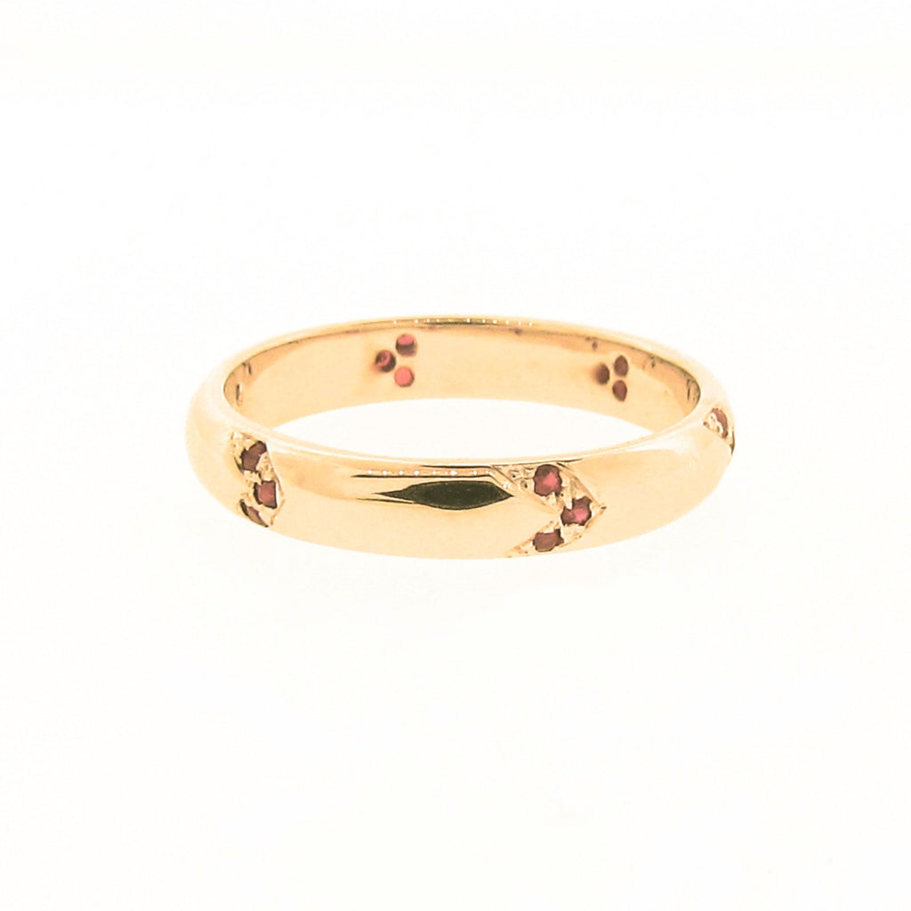 Find Your Direction Narrow Band in Yellow Gold and Ruby