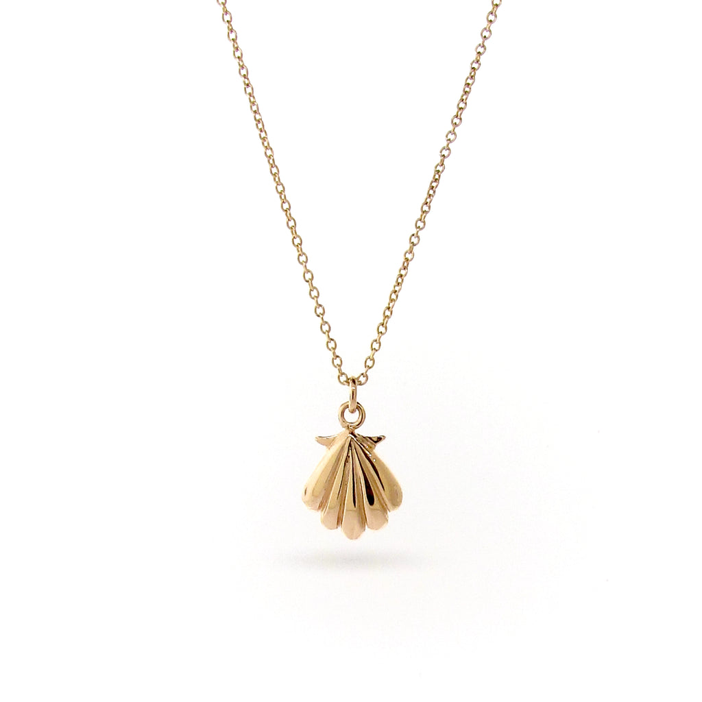 Yellow Gold Clam Shell Pendant Charm